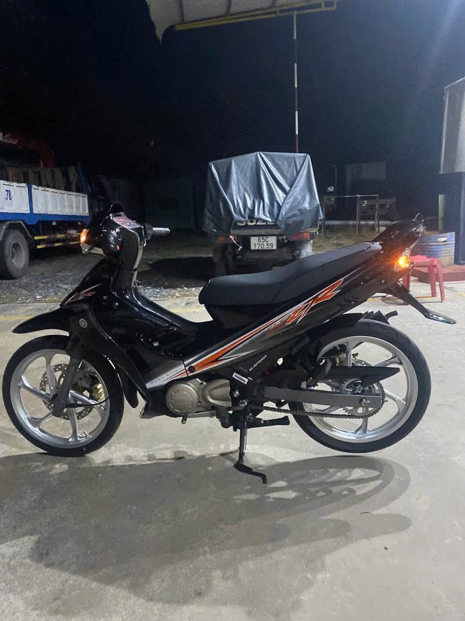 Yamaha Sirius/Jupiter Đen – Night Edition