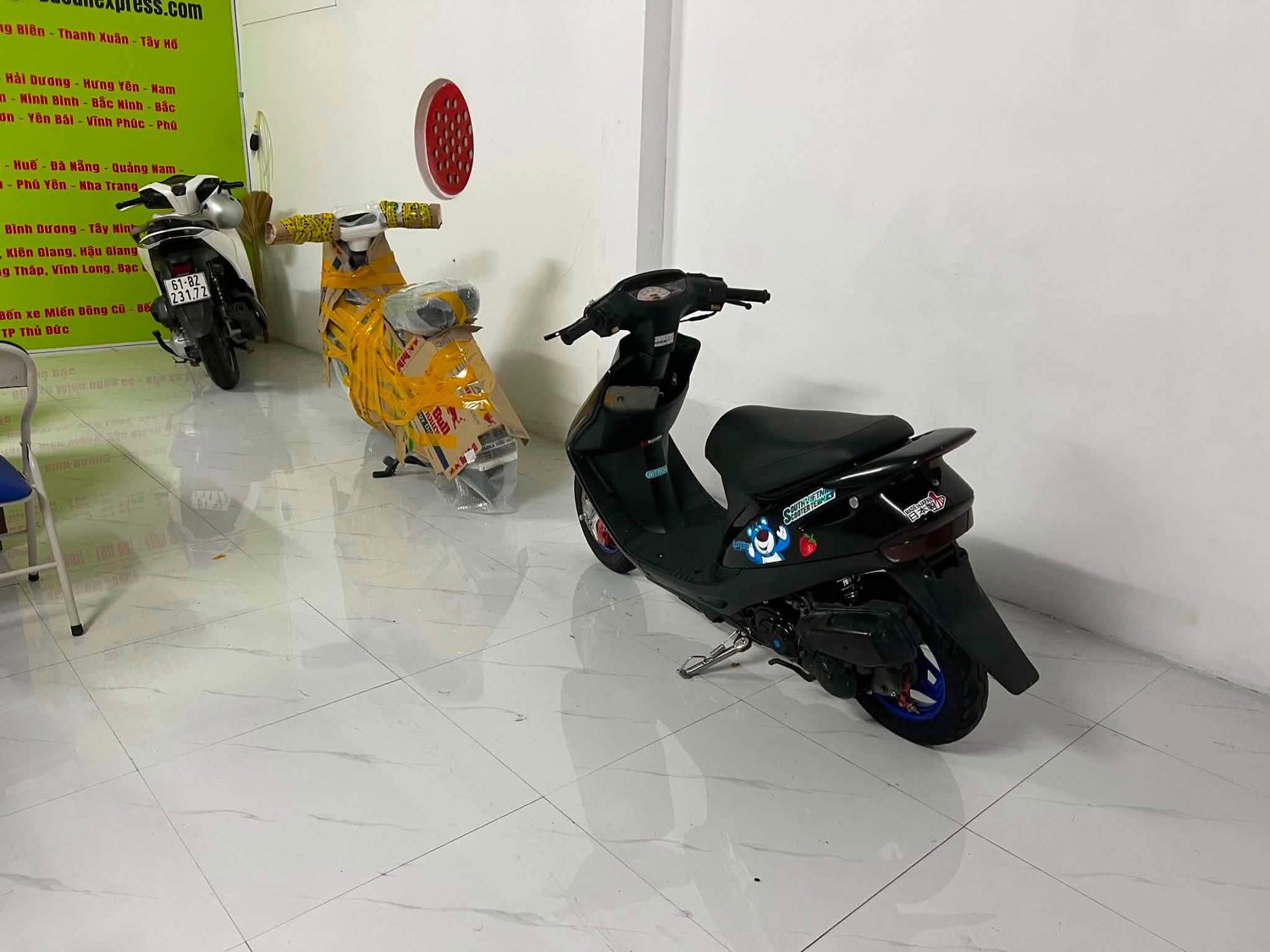 Xe tay ga Đen – Showroom Edition